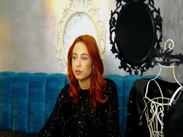 Live sex webcam photo for SerenaRed #271815445