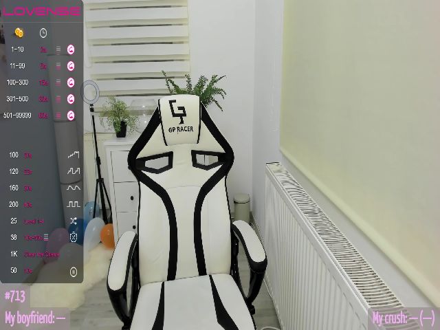 Live sex webcam photo for SerenaRed #274338064