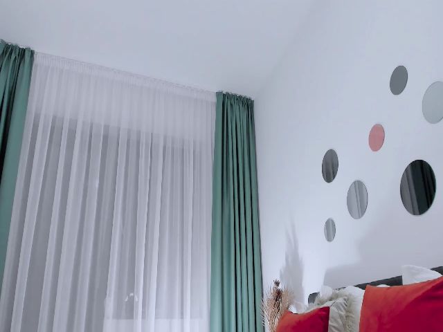 Live sex webcam photo for Serenna__ #273286644