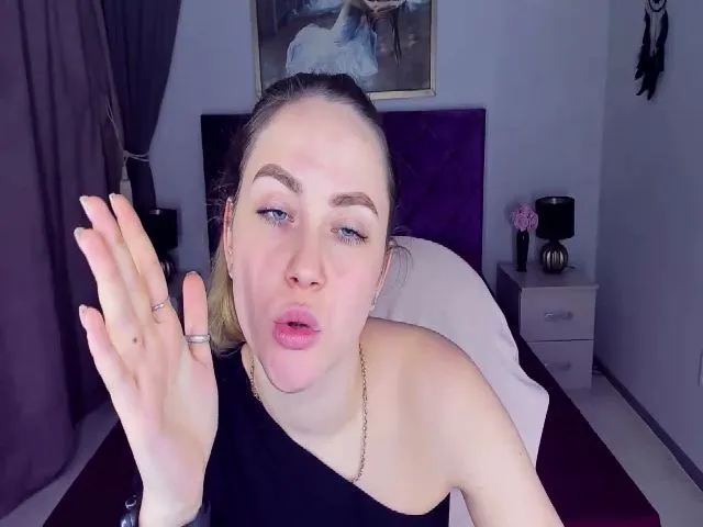 Live sex webcam photo for SeveiGold #271698199