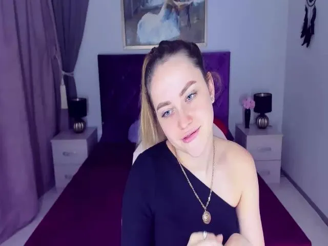 Live sex webcam photo for SeveiGold #271698348