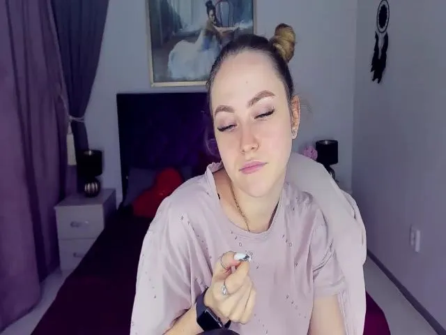 Live sex webcam photo for SeveiGold #271801928