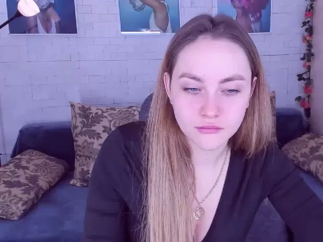 Live sex webcam photo for SeveiGold #272588640