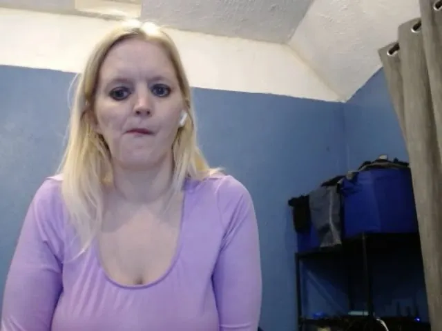 Live sex webcam photo for SexxySouthern #271879449