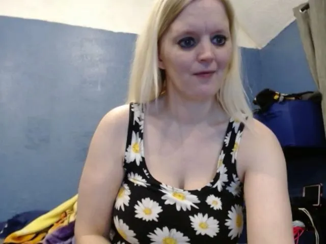 Live sex webcam photo for SexxySouthern #272235568