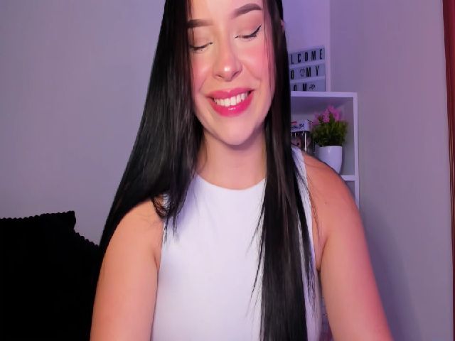 Live sex webcam photo for Sexxygirl18x #271974717