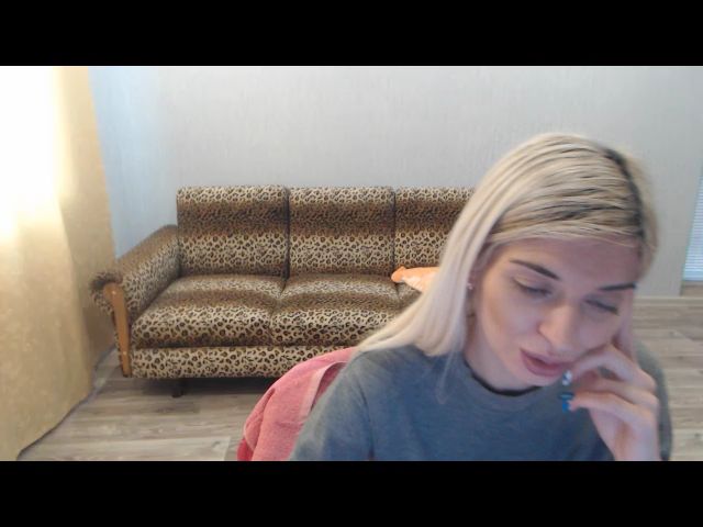 Live sex webcam photo for SexyBeatriice #271783410