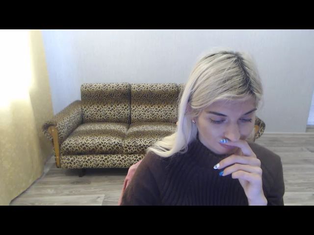 Live sex webcam photo for SexyBeatriice #271850978