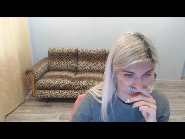 Live sex webcam photo for SexyBeatriice #271893753