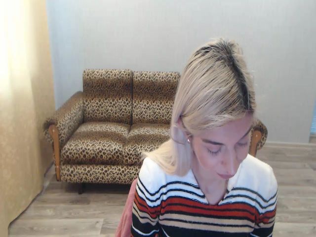 Live sex webcam photo for SexyBeatriice #271918566