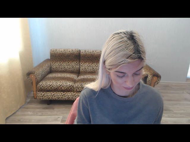 Live sex webcam photo for SexyBeatriice #271930875