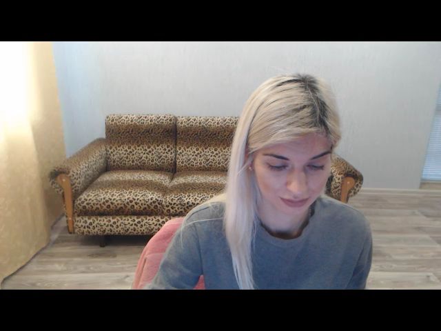 Live sex webcam photo for SexyBeatriice #271942493
