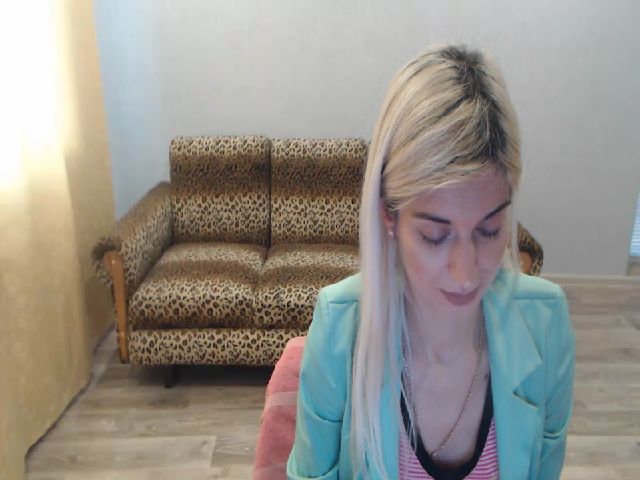 Live sex webcam photo for SexyBeatriice #272032886