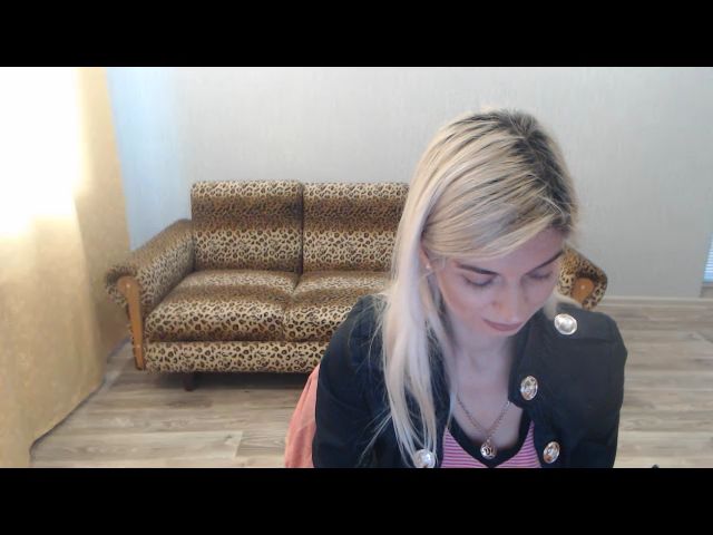 Live sex webcam photo for SexyBeatriice #272065848