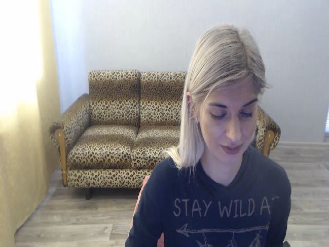 Live sex webcam photo for SexyBeatriice #272109069
