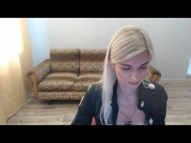 Live sex webcam photo for SexyBeatriice #272251137