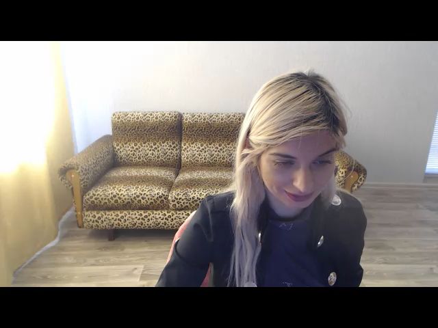 Live sex webcam photo for SexyBeatriice #273482559