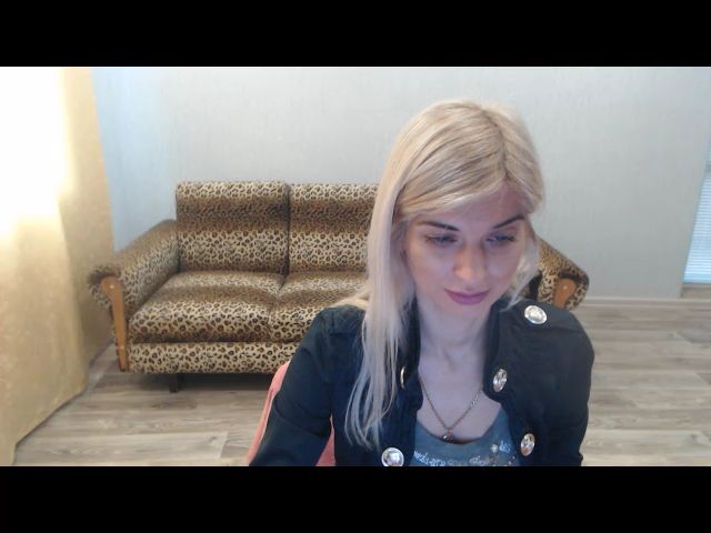 Live sex webcam photo for SexyBeatriice #273569042