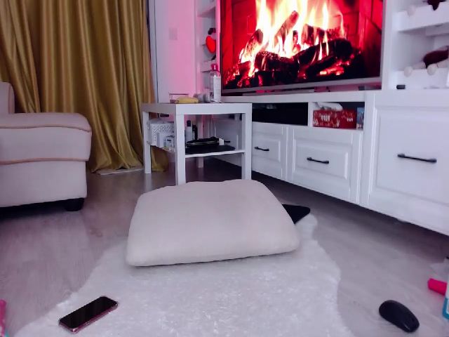 Live sex webcam photo for SexyElisabeth #272468128