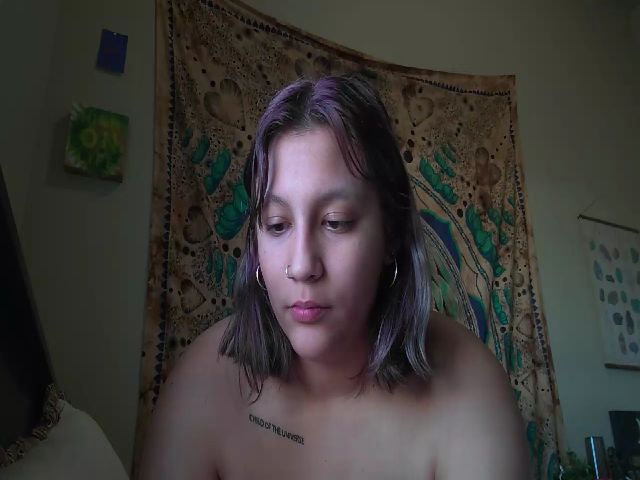 Live sex webcam photo for SexySerenity3 #272330521