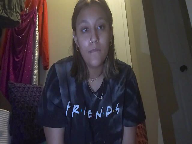 Live sex webcam photo for SexySerenity3 #272678572