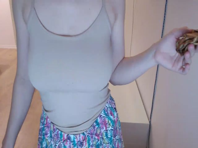 Live sex webcam photo for Sexy_kira00 #272469316