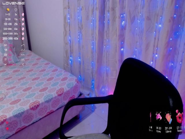 Live sex webcam photo for Sexyalicia4 #272615477