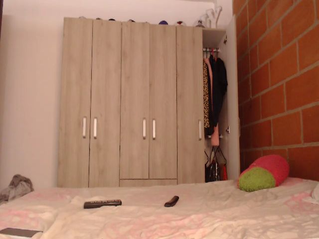 Live sex webcam photo for Sexybunny_0_0 #272083051