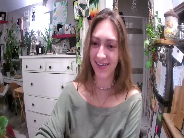 Live sex webcam photo for Sexylexi211 #272338023