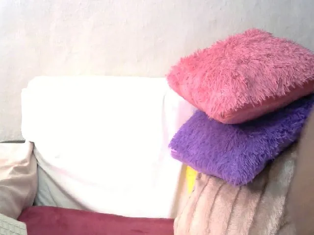 Live sex webcam photo for Sexyliciousex #272251047