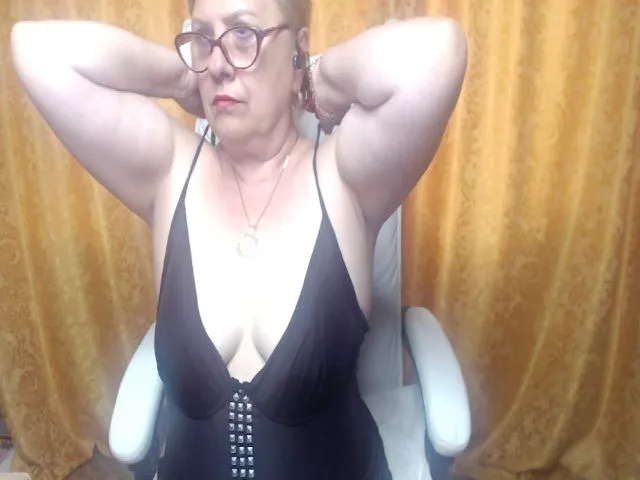 Live sex webcam photo for Sexylynette4u #274257521