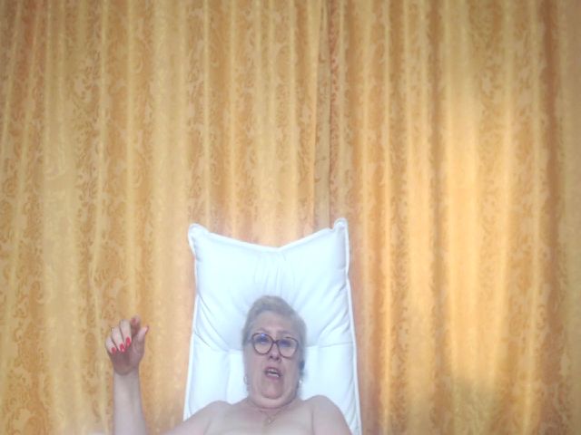 Live sex webcam photo for Sexylynette4u #274309629