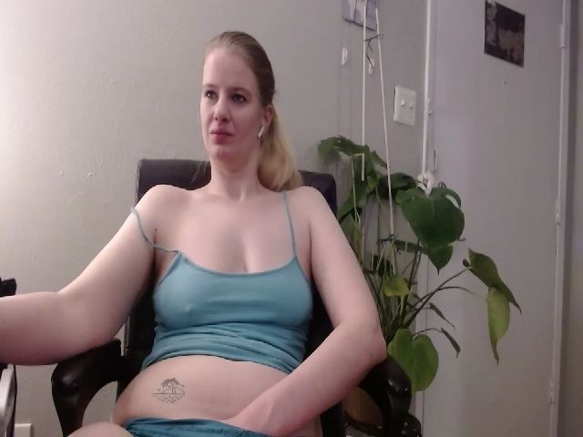 Live sex webcam photo for Sexysandy99 #272324301