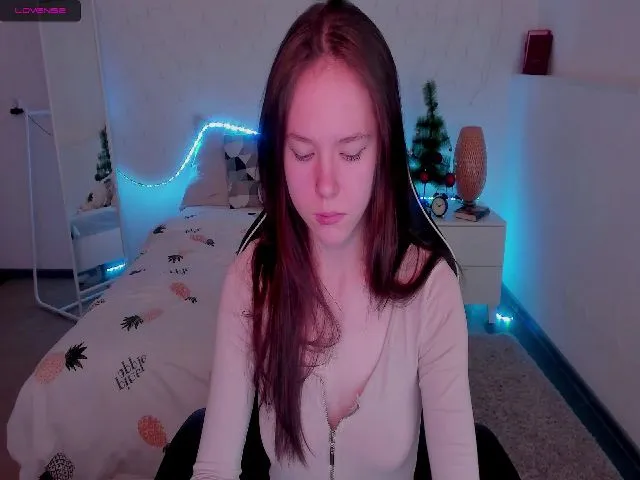 Live sex webcam photo for Sh0wroom #271975304