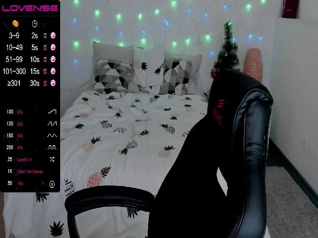 Live sex webcam photo for Sh0wroom #272151922