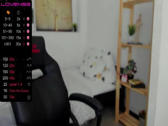 Live sex webcam photo for Sh0wroom #272286093