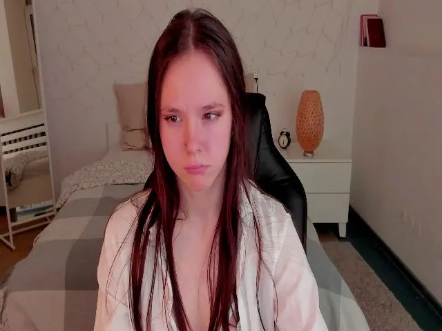 Live sex webcam photo for Sh0wroom #272812385