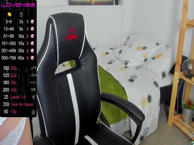 Live sex webcam photo for Sh0wroom #272931718