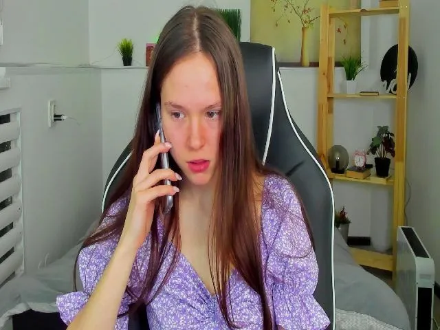 Live sex webcam photo for Sh0wroom #273084671