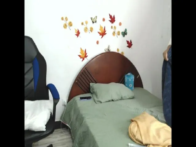Live sex webcam photo for Shalyn_ #271997982