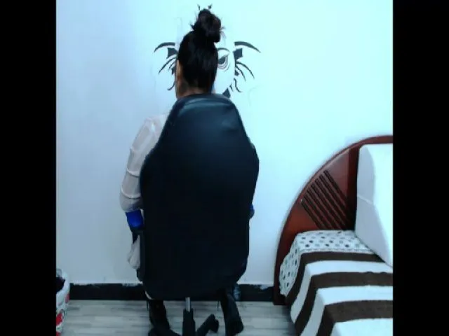 Live sex webcam photo for Shalyn_ #272286784