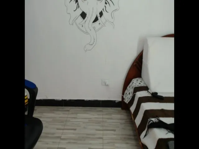 Live sex webcam photo for Shalyn_ #272398920