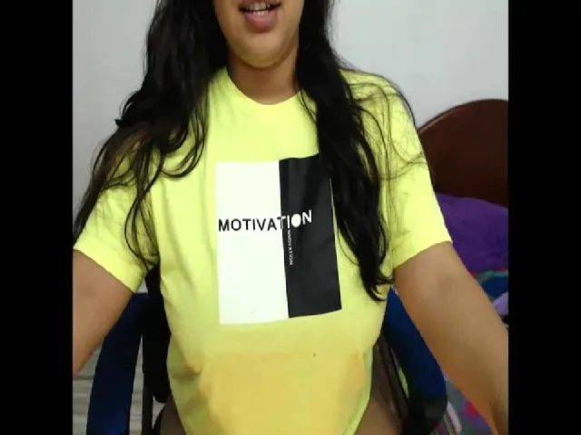 Live sex webcam photo for Shalyn_ #272759799