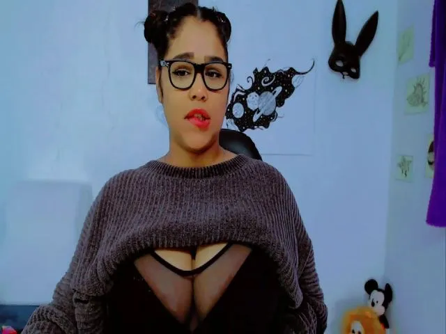 Live sex webcam photo for Shalyn_ #273118085
