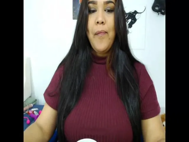 Live sex webcam photo for Shalyn_ #273207386