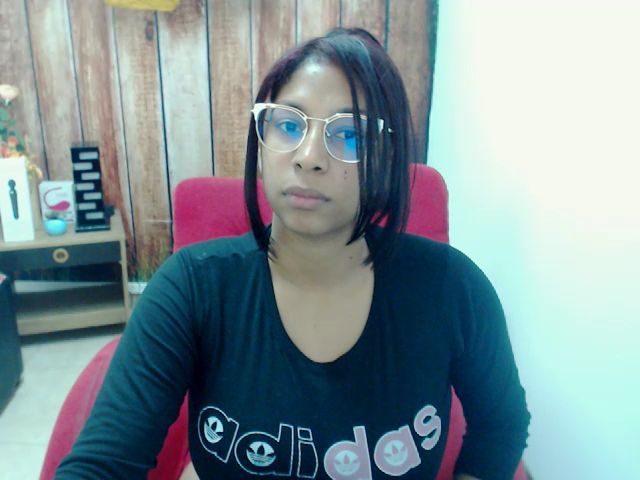 Live sex webcam photo for Shanel_ferrer #272339148