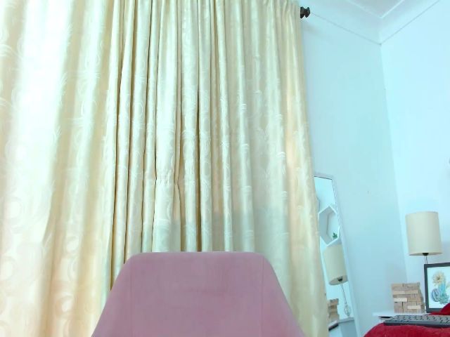 Live sex webcam photo for Shantal_Rosse #274390792