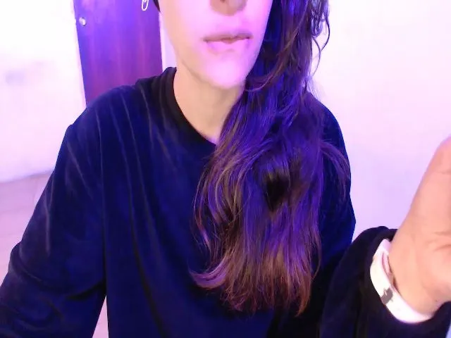 Live sex webcam photo for Shanyflores4 #272046531