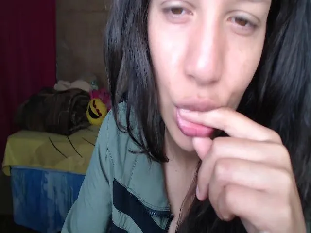 Live sex webcam photo for Shanyflores4 #273561917
