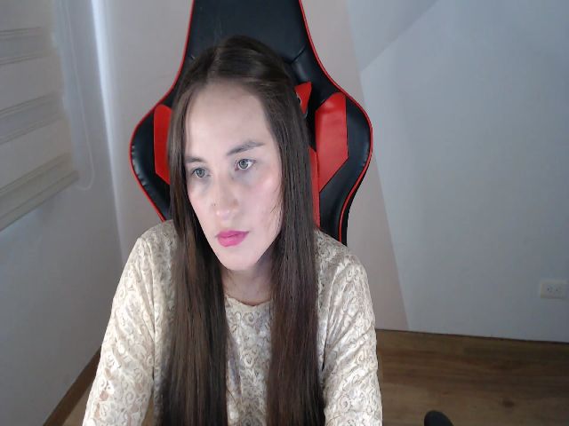 Live sex webcam photo for SharonMora #272908208